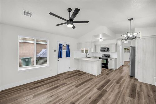 149a-4400 W State St, Hurricane, UT, 84737-3227 | Card Image