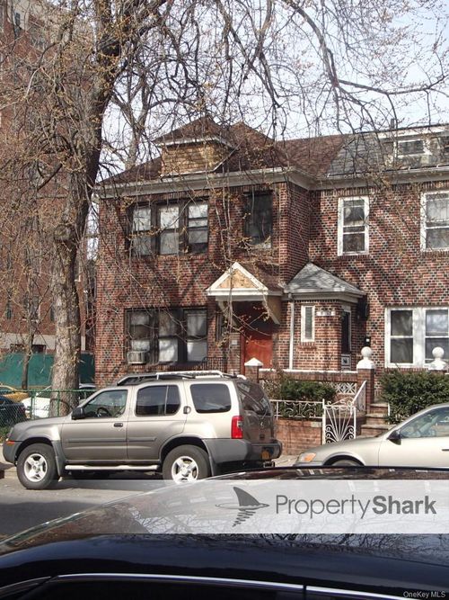 7101 35th Avenue, New York, NY, 11372 | Card Image