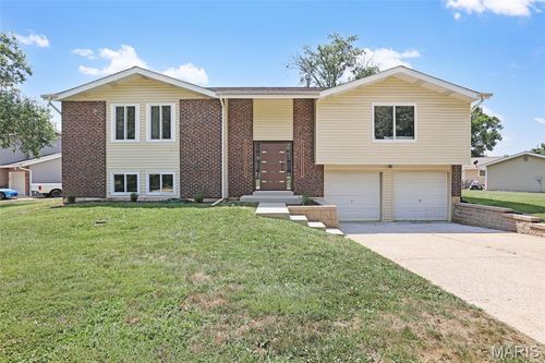 1218 Wood Station Pl, Manchester, MO, 63021-6946 | Card Image