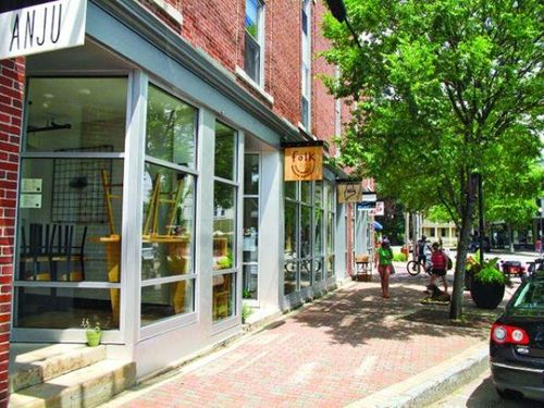 301-7 Wallingford Square, Kittery, ME, 03904 | Card Image