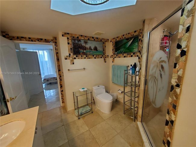 APT-906 - 17555 Atlantic Blvd, Condo with 2 bedrooms, 2 bathrooms and null parking in Sunny Isles Beach FL | Image 17