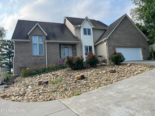 219 Sullivan Pt, Dandridge, TN, 37725-5181 | Card Image
