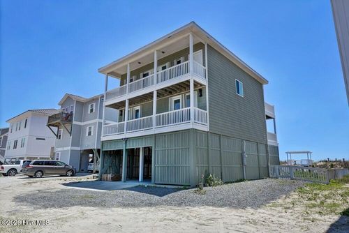 1172 New River Inlet Rd, N Topsail Beach, NC, 28460-9250 | Card Image