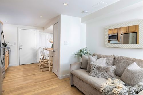 c-15 University Rd, Brookline, MA, 02445-4567 | Card Image