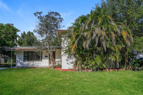 1315 Ne 203rd St, Miami, FL, 33179-5151 | Card Image