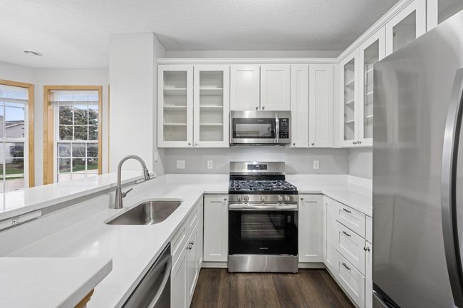 7539 12 Th St N, Townhouse with 3 bedrooms, 3 bathrooms and null parking in Oakdale MN | Image 9