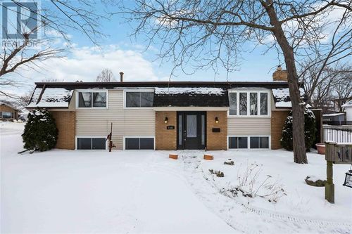 1101 Cambridge Cres, Sarnia, ON, N7S3W8 | Card Image