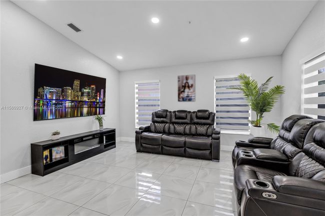 24260 Sw 129 Th Path, House other with 3 bedrooms, 1 bathrooms and null parking in Homestead FL | Image 5