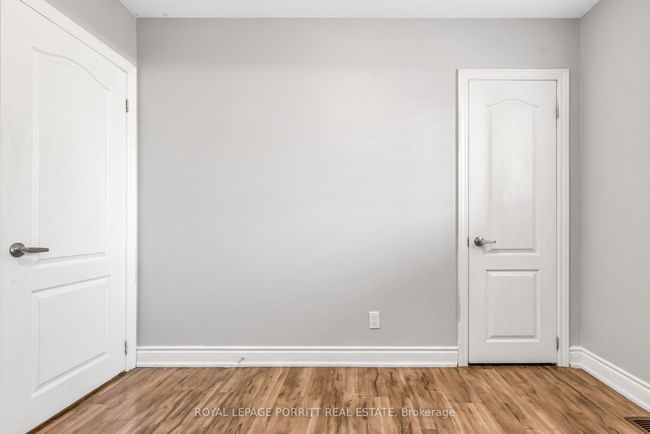 14 Albion Cres, House attached with 5 bedrooms, 3 bathrooms and 4 parking in Brampton ON | Image 18