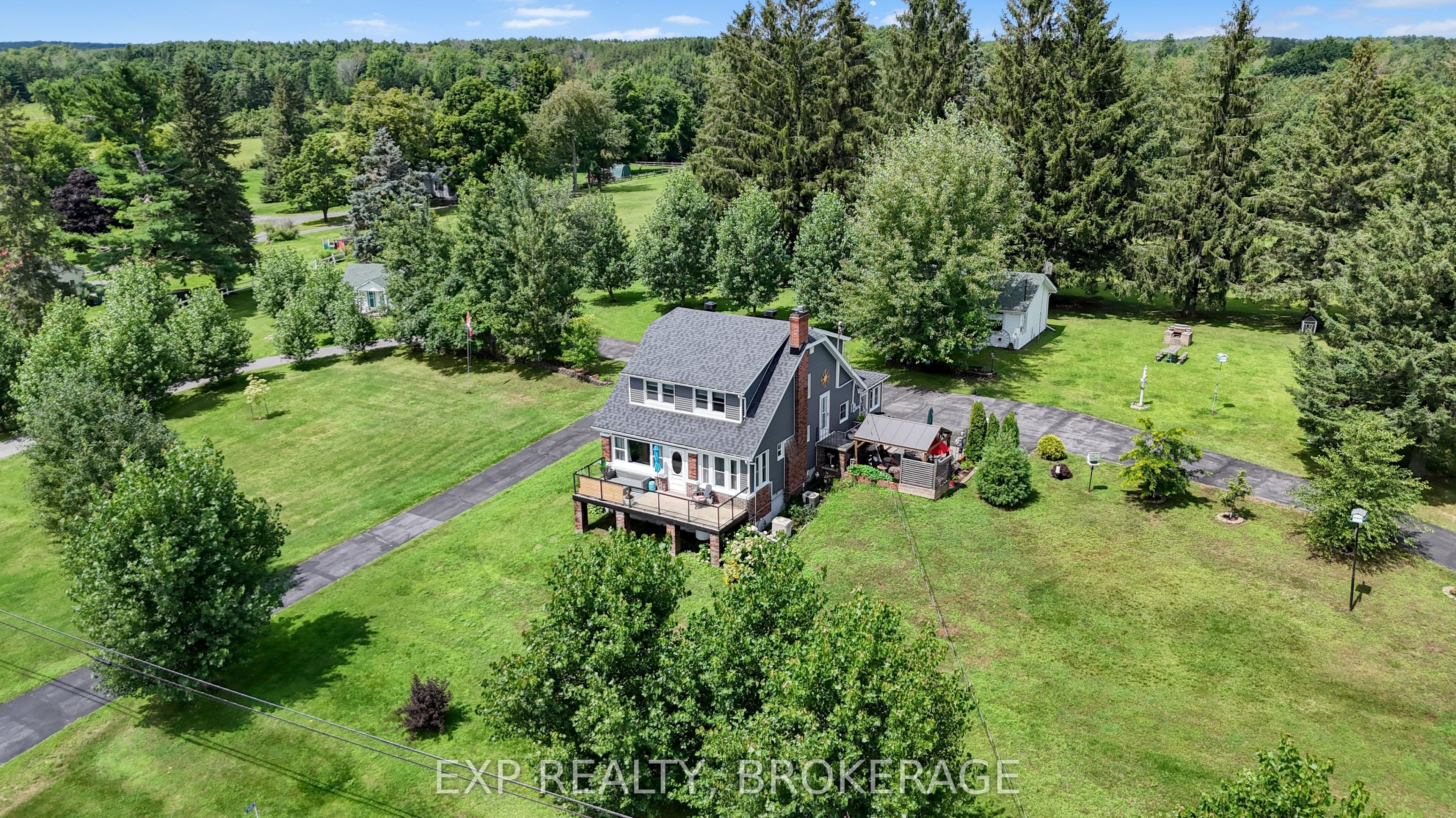 Residential in Front of Leeds & Seeleys Bay