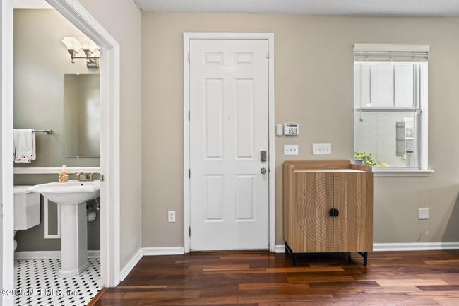 Entryway | Image 5