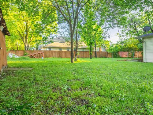 820 Elsbeth St, Dallas, TX, 75208-4224 | Card Image