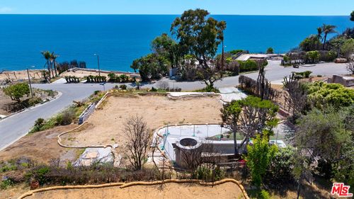 20521 Roca Chica Dr, Malibu, CA, 90265-5333 | Card Image