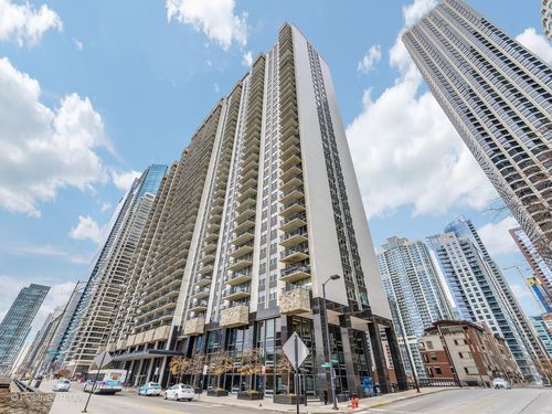 904-400 E Randolph St, Chicago, IL, 60601-5021 | Card Image