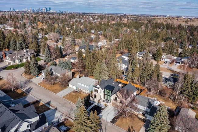 6918 Legare Dr Sw, House other with 4 bedrooms, 7 bathrooms and 3 parking in Calgary AB | Image 47