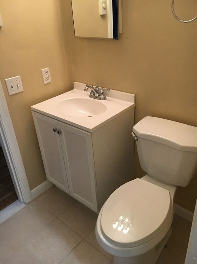 66 Locust Ave, Home with 4 bedrooms, 4 bathrooms and 4 parking in Worcester MA | Image 29