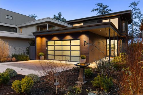 10383 Allbay Rd, Sidney, BC, V8L2N8 | Card Image