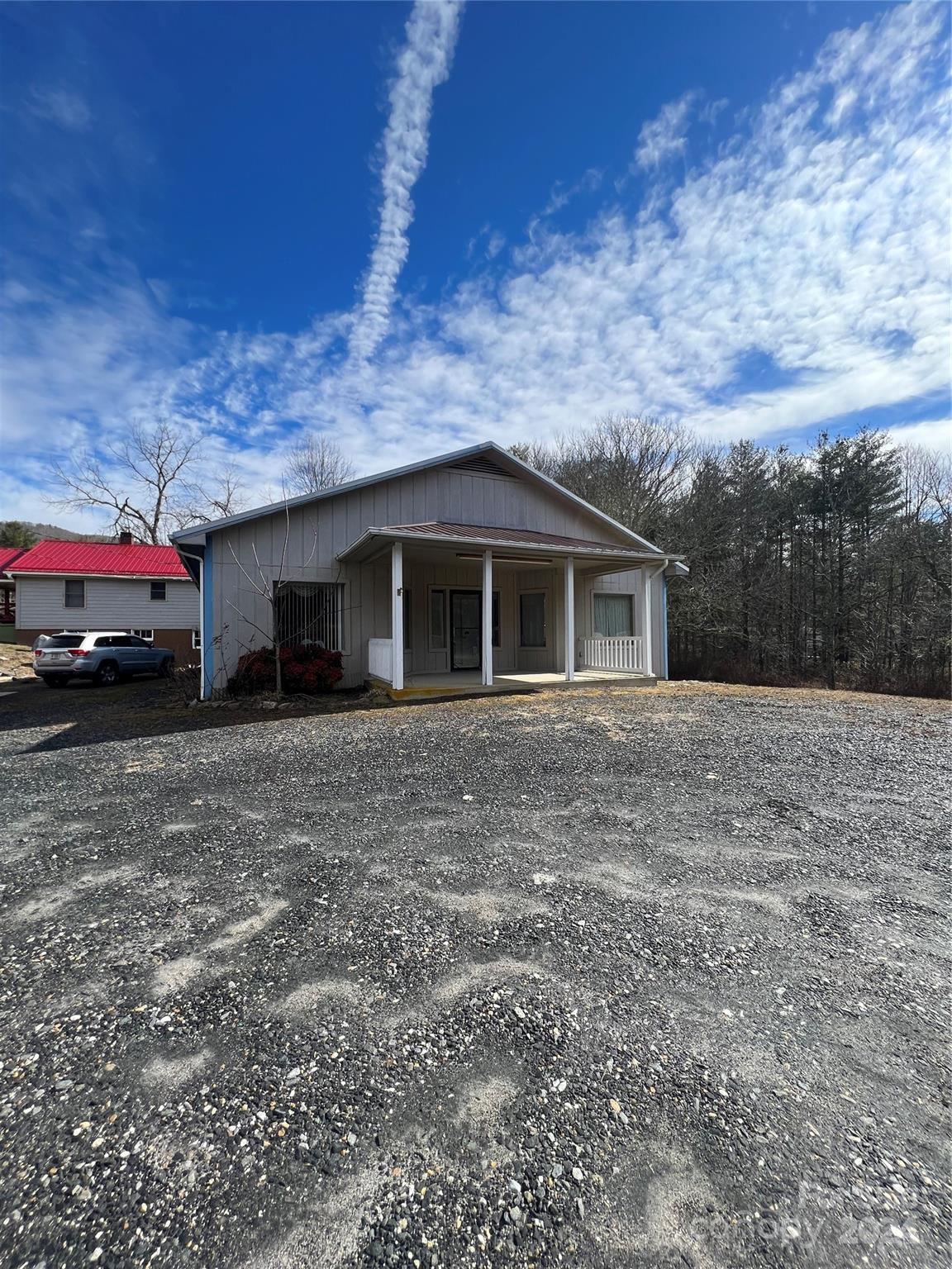 Mullin Hill Rd, Spruce Pine, NC 28777