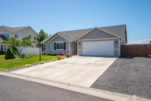 416 Larchmont Drive Se, Moses Lake, WA, 98837 | Card Image