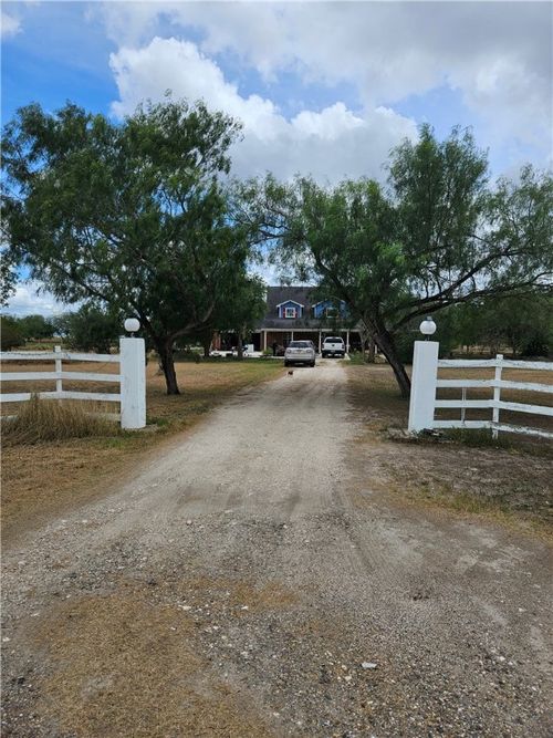 211 County Road 310, Orange Grove, TX, 78372-9389 | Card Image