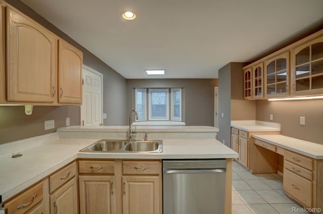 6407 Beecher Rd, Condo with 2 bedrooms, 3 bathrooms and null parking in Flint MI | Image 10