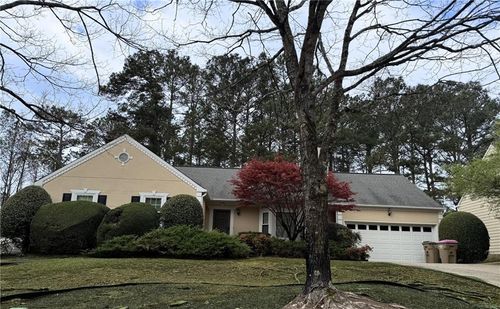 11120 Abbotts Station Dr, Johns Creek, GA, 30097-5715 | Card Image