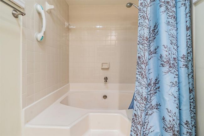 Shower and Tub | Image 25