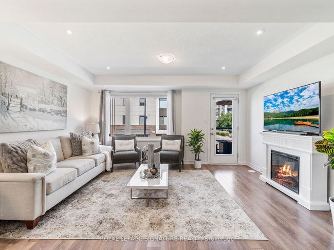 10 - 1125 Leger Way, House attached with 3 bedrooms, 3 bathrooms and 1 parking in Milton ON | Image 11