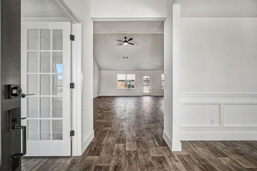 720 Greystone Ln, Angleton, TX, 77515-1221 | Card Image