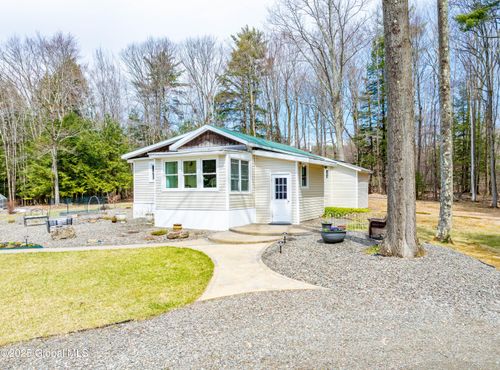 77 Davitt Lake Rd, Averill Park, NY, 12018-5316 | Card Image