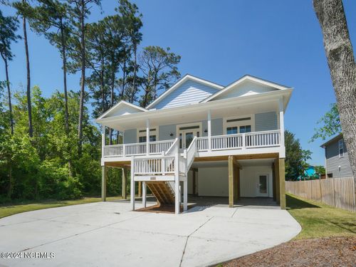 335 Ne 41st St, Oak Island, NC, 28465-5442 | Card Image