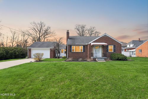 2137 Tremainsville Rd, Toledo, OH, 43613-3408 | Card Image