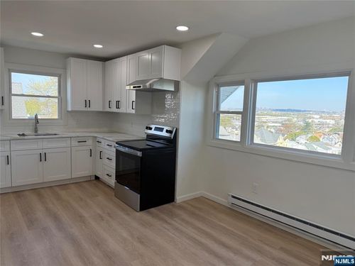 60 Prospect Ter, East Rutherford, NJ, 07073-1409 | Card Image