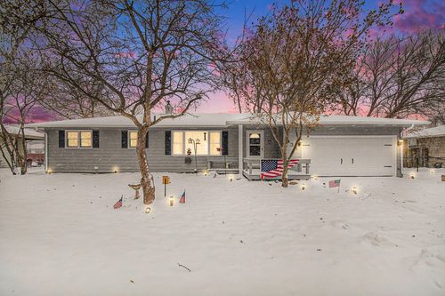 433 Kublick Dr, Benton Harbor, MI, 49022-6622 | Card Image