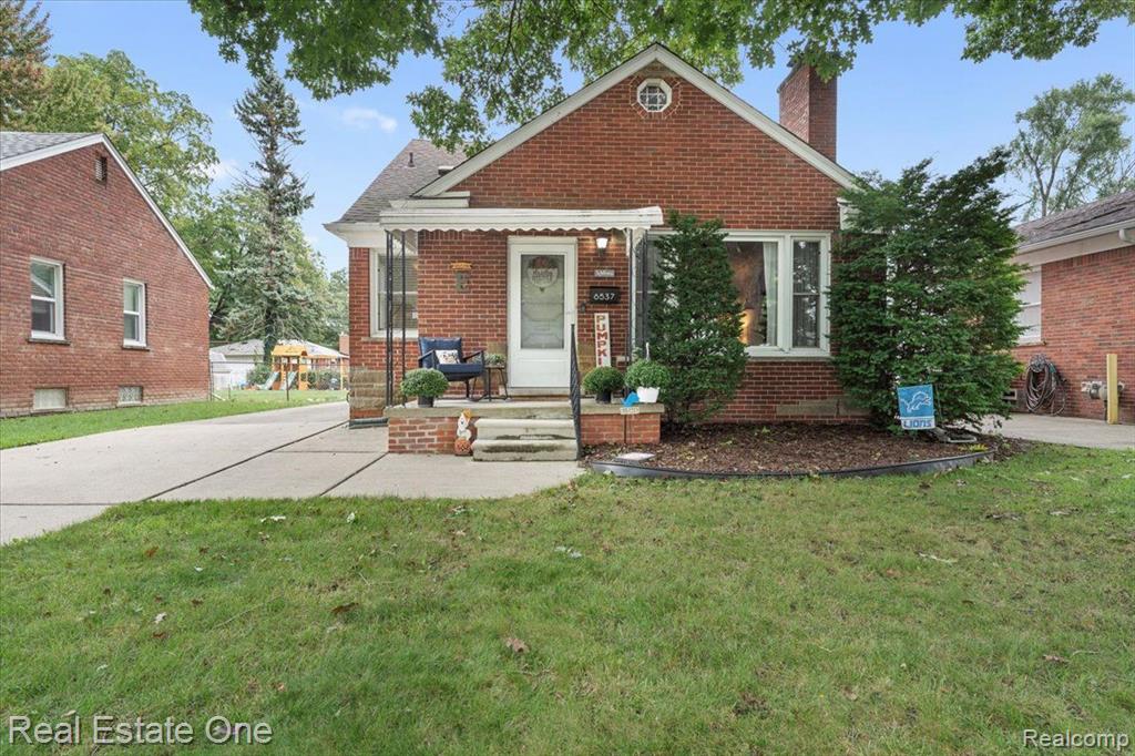 Cortland Ave, Allen Park, MI 48101