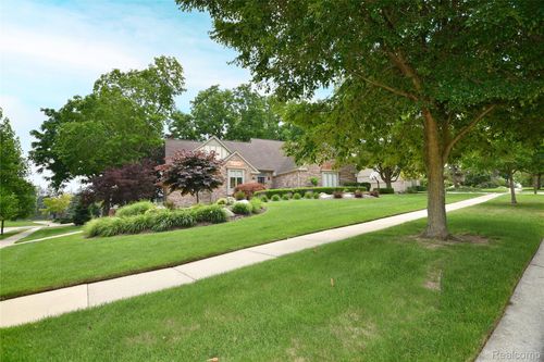 6514 Shagbark Dr, Troy, MI, 48098-3259 | Card Image
