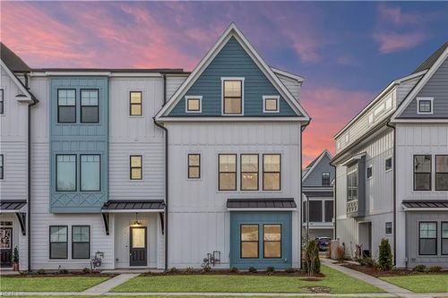 909 Douglas Eley Ln, Chesapeake, VA, 23322-8751 | Card Image