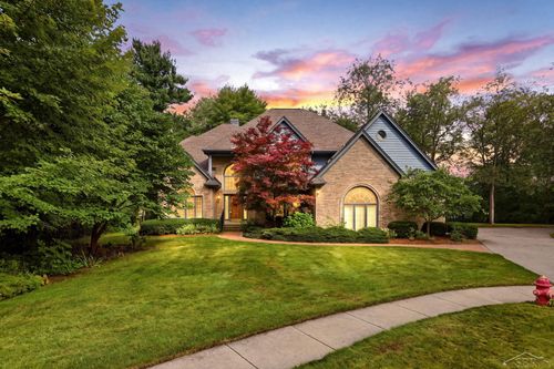 6119 Courtside, Midland, MI, 48642-7112 | Card Image