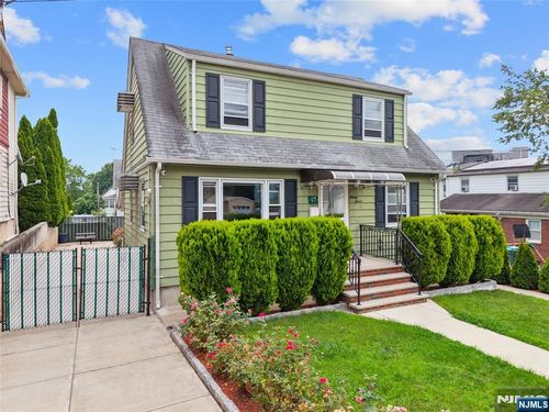 95 Hudson St, Clifton, NJ, 07011-4224 | Card Image
