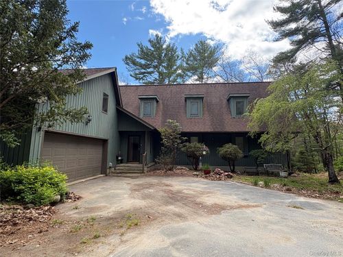 22 Boulder Way, Cuddebackville, NY, 12729-5138 | Card Image