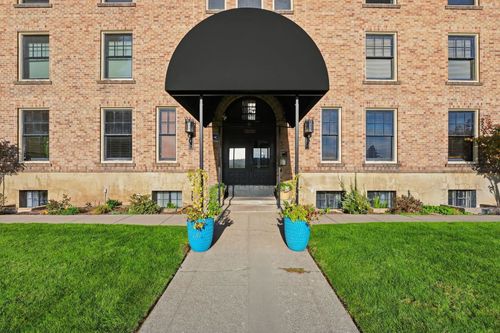 852 N Summit Blvd, Spokane, WA, 99201-1574 | Card Image