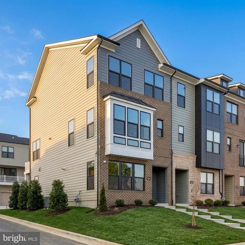 16f-5008 Henry King Way, BOWIE, MD, 20715-4490 | Card Image