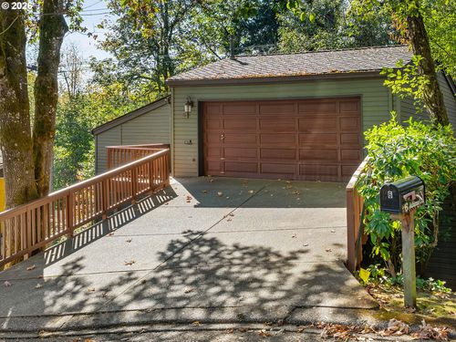 6 Adams Ct, Lake Oswego, OR, 97035-1927 | Card Image