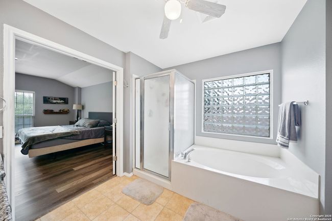 Separate Tub and Shower | Image 16