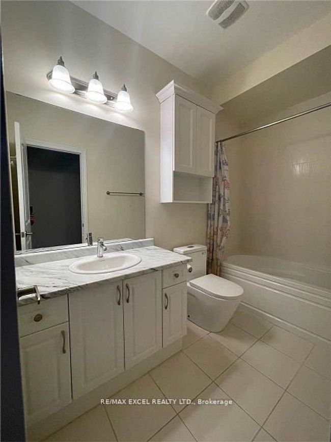 32 Capreol Ave, House attached with 4 bedrooms, 3 bathrooms and 2 parking in Aurora ON | Image 13