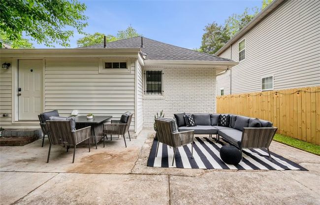 976 Washington St Sw, House other with 3 bedrooms, 2 bathrooms and 2 parking in Atlanta GA | Image 16