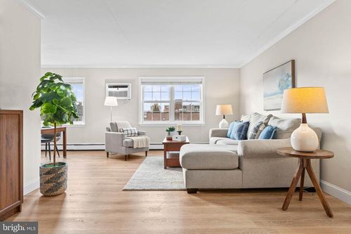 apt-304-222 E Montgomery Ave, ARDMORE, PA, 19003-3351 | Card Image