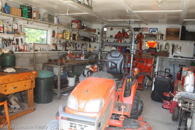 Interior of the barn- a workman's dream! | Image 57