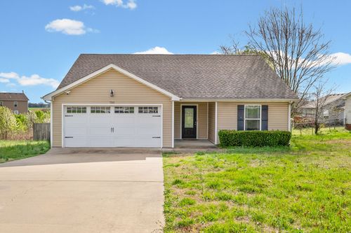 705 Hugh Hunter Rd, Oak Grove, KY, 42262-9382 | Card Image