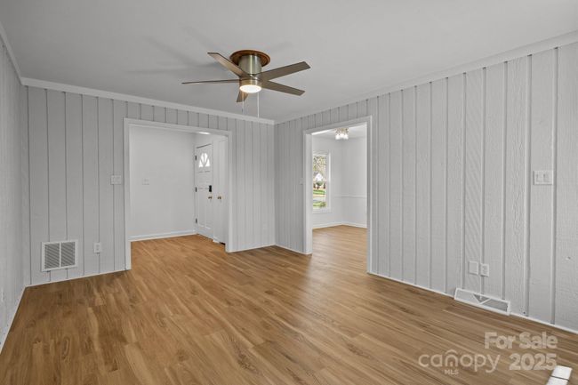 Living Room | Image 12